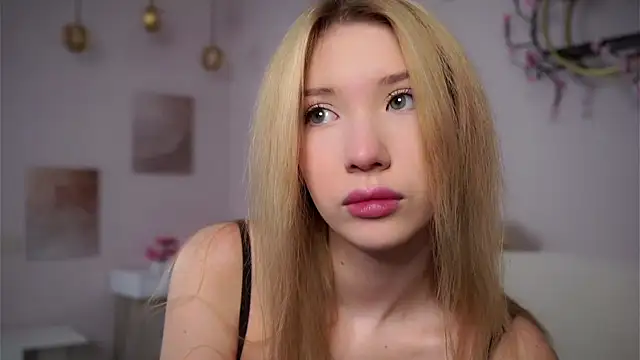 SunnivaCovil online show from February 21, 3:02 pm