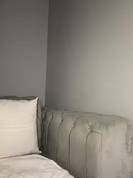 LaraSuu online show from February 10, 12:02 am