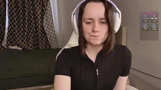 Luna Loveee online show from October 20, 4:15 am