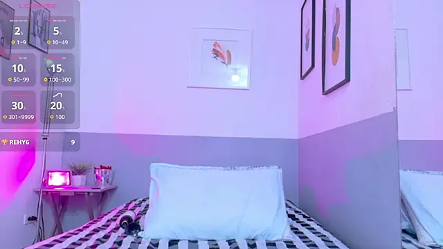 innocenthazel online show from October 11, 3:00 am