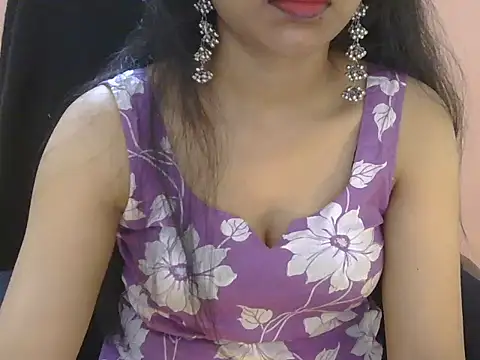 Cute Pihu01 online show from May 30, 9:33 pm