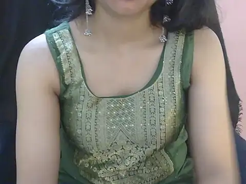 Cute Pihu01 online show from May 28, 8:07 pm