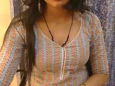 Cute Pihu01 online show from November 27, 4:43 pm