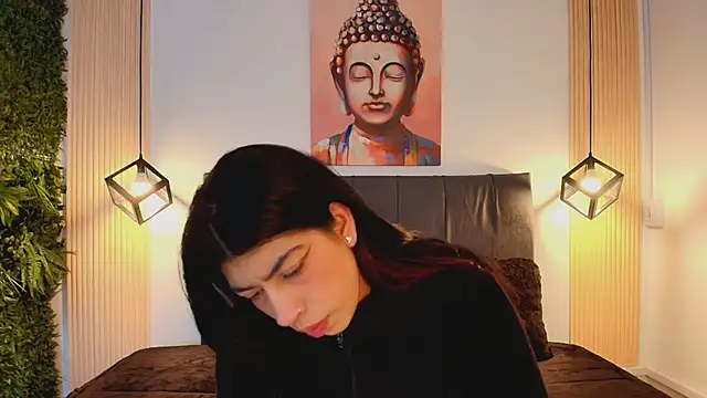 Cassie bloom online show from December 18, 8:35 pm