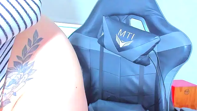 ValeeryRose  online show from April 16, 9:14 pm