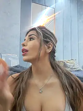 Bella Posh online show from October 13, 7:55 am