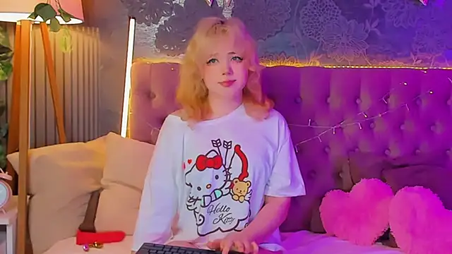 EmilyAngells online show from April 4, 6:01 am