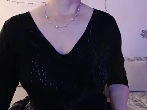 YourfantasyGiuly online show from May 9, 6:54 pm