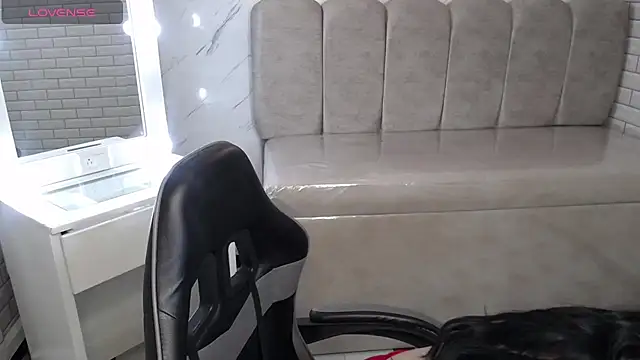 Isabella Collen v online show from March 3, 1:06 pm