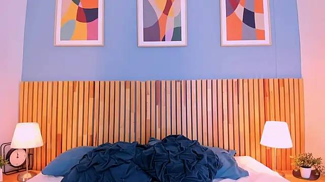 AnnieGibbyns online show from October 3, 8:25 pm