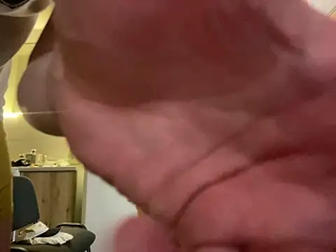 kisssssssss online show from November 4, 12:32 pm