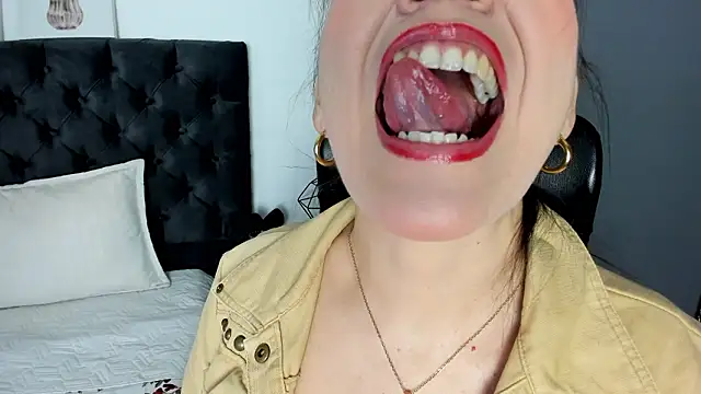 laura hotties online show from February 22, 1:12 pm