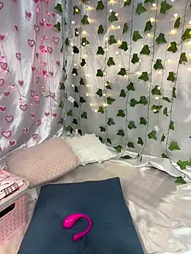 CLTFUDIDAKKKK online show from February 12, 1:29 am