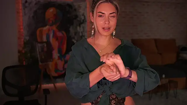  Allie  online show from November 18, 6:14 am