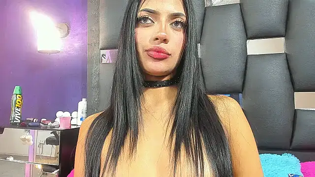 EMYCLARK01 online show from November 6, 4:07 am