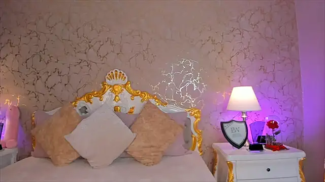 ScarlettWallace online show from October 17, 10:24 pm