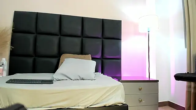 SeleneLujan online show from March 12, 11:46 am