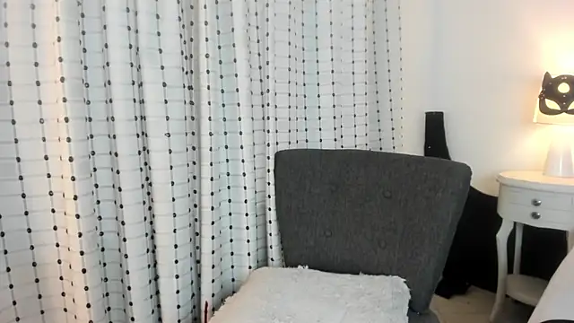 loverisu-coral online show from December 5, 8:10 pm