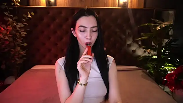 WildKittenX  online show from March 14, 7:09 am