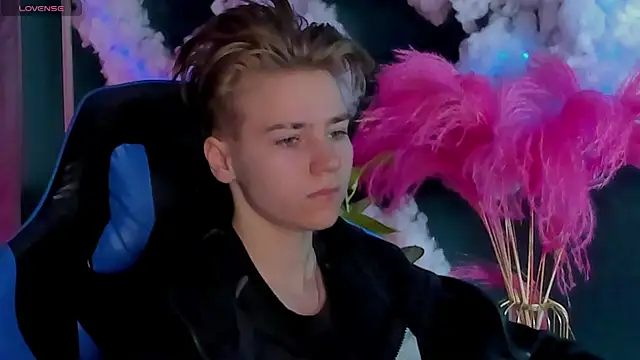 Jean Wilsons online show from April 11, 11:14 am