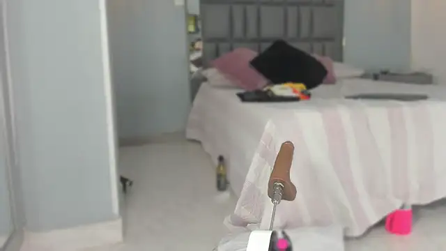 Sienna miller 27 online show from September 20, 12:25 pm