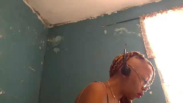 Ladyzee25 online show from November 10, 8:48 pm