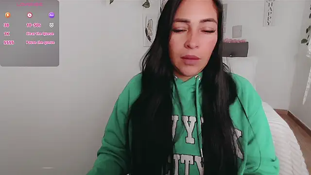 luna lgomez  online show from September 18, 3:32 pm