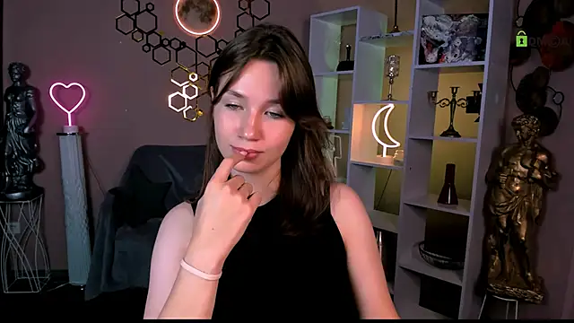 helli belli online show from October 17, 7:17 pm