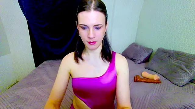 Nicole Redfields online show from May 11, 5:31 am