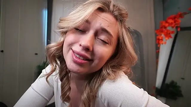 christie luv online show from November 25, 1:13 pm