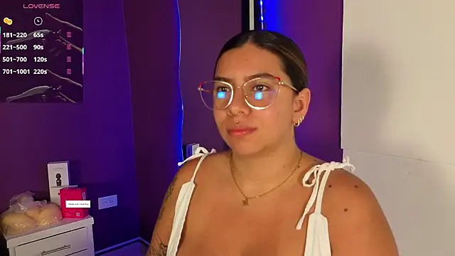emilyy cooperr online show from June 2, 1:12 pm