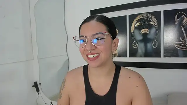 emilyy cooperr online show from October 4, 1:17 pm