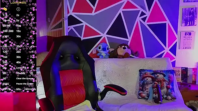 demimoore222 online show from April 8, 4:20 pm