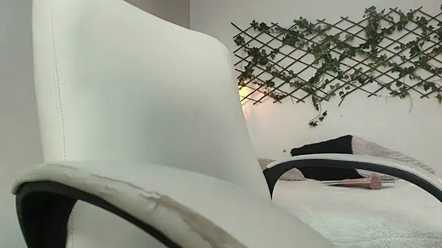 issa  nassar online show from April 18, 1:35 pm