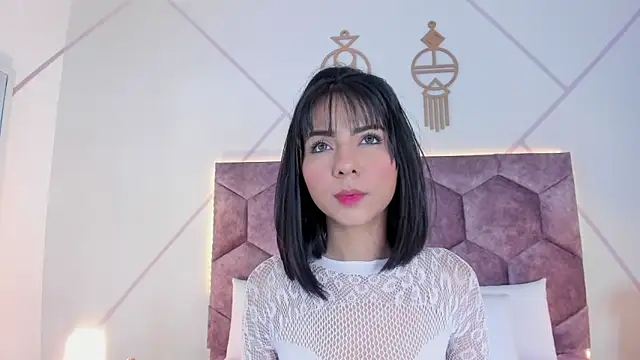 aurora collinss  online show from November 1, 1:15 pm