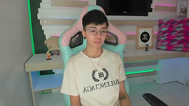 tommy blue online show from December 4, 7:14 pm