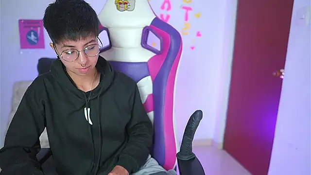 tommy blue online show from September 19, 1:21 pm