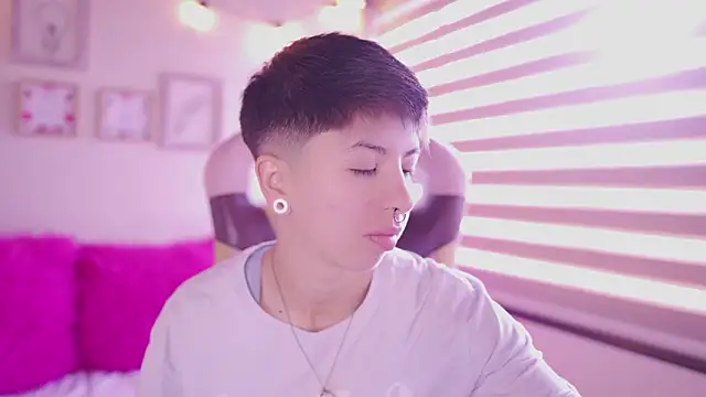 tommy blue online show from February 20, 12:29 pm