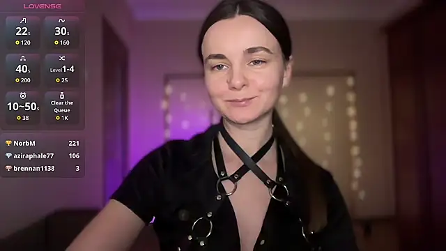 lanaloulou online show from November 11, 10:07 pm