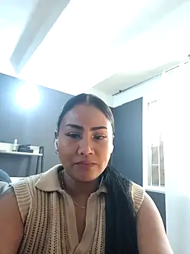 Ariana Rodriguez online show from November 11, 2:36 pm