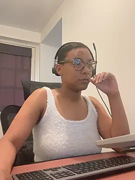 Melia Rayne online show from April 21, 9:38 am