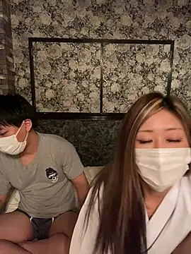 strawberryice online show from February 28, 10:03 am