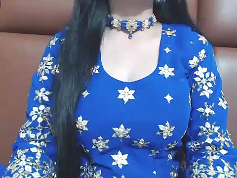 RealNaina online show from October 20, 5:49 pm