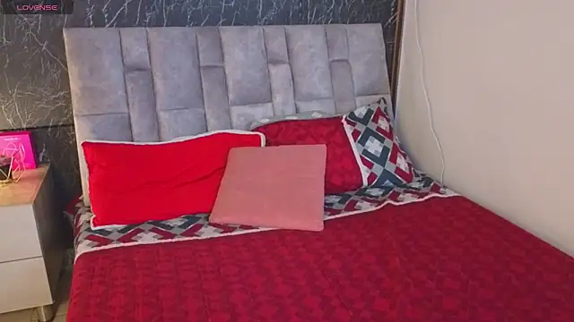 nicelle carson  online show from September 27, 12:23 pm