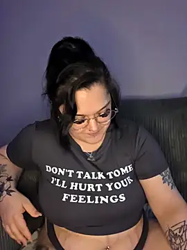 Saucy-Serenity online show from November 16, 11:49 pm