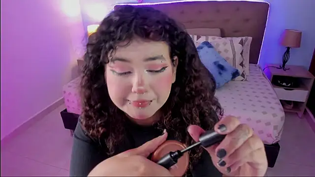  Lilly miller online show from November 13, 8:30 pm