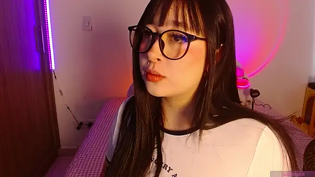 Oliviargf online show from March 6, 12:44 pm