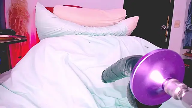 lucia-233 online show from December 17, 8:46 pm