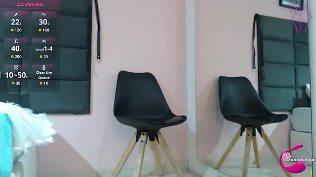 SophiaQueens online show from October 4, 8:35 pm