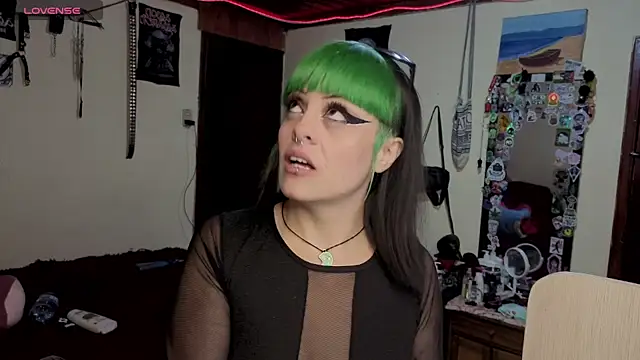 freyaa sorcerees online show from December 17, 6:06 am